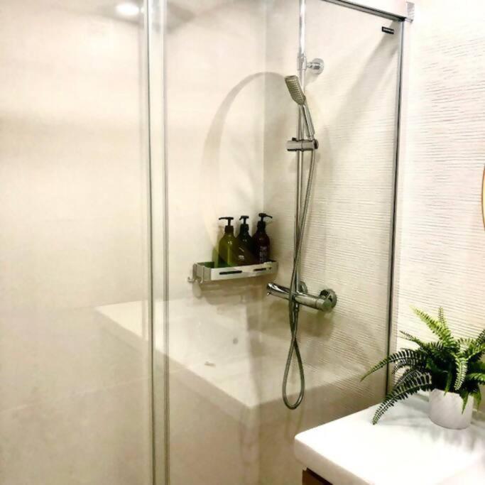 Nuevo Con Piscina A 2 Minutos Estacion Tren Ave Apartment Сарагоса Екстериор снимка